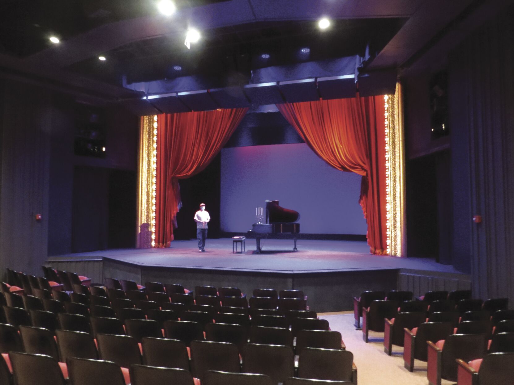 TM stage.JPG